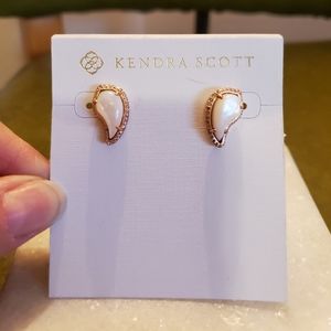 Kendra Scott Jewelry - Kendra Scott posts Kendra Scott Jewelry - Kendra Scott posts
